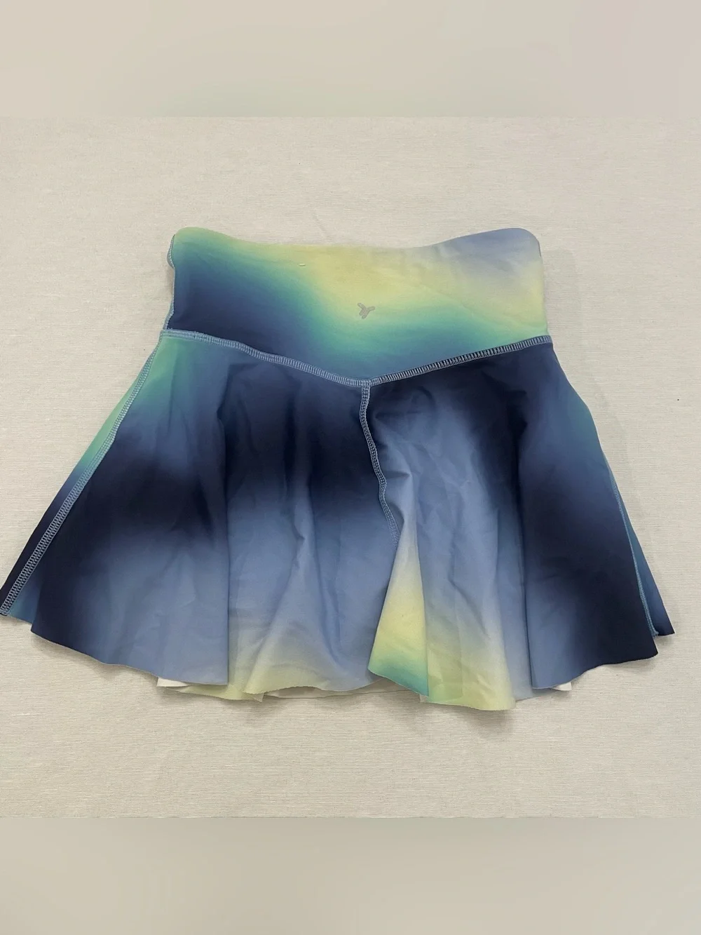 Old Navy Tie Dye Blue Gradient Athletic Skirt with Yellow Accent Medium